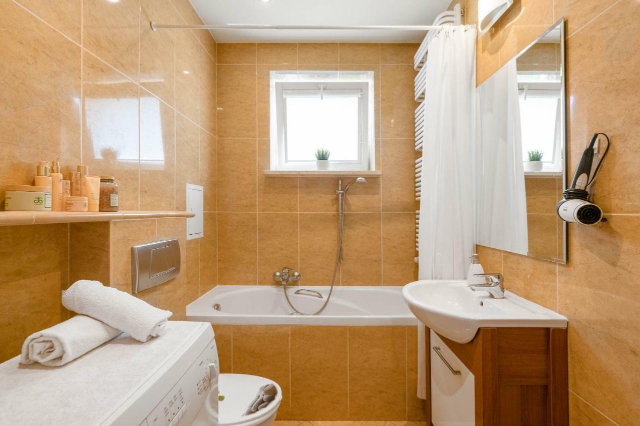 Апартаменти Apartament Goka Like It Варшава Екстер'єр фото